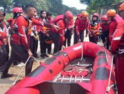 Saka Patriot Kwarcab Kota Tangerang Bekali Anggota Latihan Water Rescue