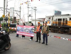 KAI Daop 6 Imbau Masyarakat Hati-hati saat Berkendara di Perlintasan Sebidang