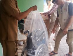 Kota Tangerang Peduli : Dinsos Berikan Bantuan Kursi Roda Untuk Penderita Tumor