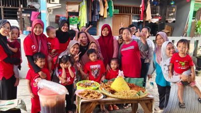 Warga Jakarta Pinggiran Gelar Doa Bersama dan Potong Tumpeng