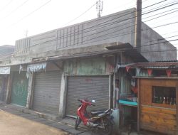 Diduga Melanggar Aturan, Bangunan Kios di Semanan Diprotes Warga