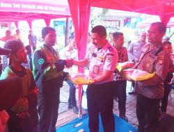 Harhubnas 2025, Kepala Terminal Kalideres Bagi-bagi Beras kepada Ojol