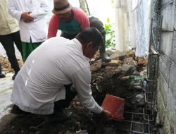Peletakan Batu Pertama Pembangunan Kantor Sekretariat RW 03 Duri Kosambi