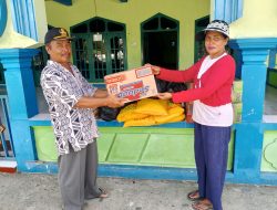 CSR PT Kristalin Ekalestar Bagikan 506 Paket Sembako di Nabire