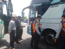 Jelang Angkutan Nataru, Bus AKAP di Terminal Kalideres Jalani Pra Ramp Check