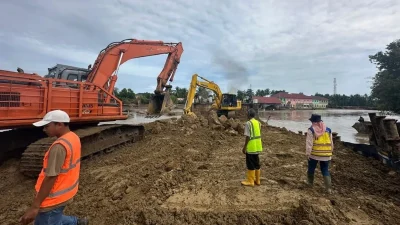 BNPB Genjot Pekerjaan Buka Jalan Tertutup Longsor di Tapanuli Utara