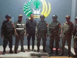 Koramil 08/Duren Sawit Gelar Patroli Siskamling Keliling di Pondok Bambu