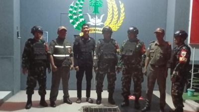 Koramil 08/Duren Sawit Gelar Patroli Siskamling Keliling di Pondok Bambu
