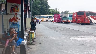 Sepi Penumpang, Pedagang Terminal Kalideres Ngeluh