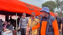 Bikin Haru, Kepala BNPB Serahkan Rumah Huntara dan Kebutuhan Dasar Penghuni di Kecamatan Ketok, Aceh Tengah