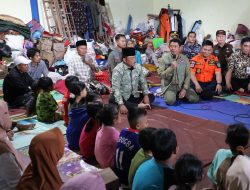 Kepala BNPB Tinjau Bencana Tanah Bergerak di Tegal dan Siapkan 900 Huntara