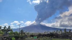 Kepala BNPB Sebut Pengungsi Erupsi Lewotobi Tempati Huntara 