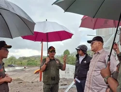 Kunjungi Kabupaten Bener Meriah, Kepala BNPB Berharap Bulan Puasa Tidak Ada Warga Tinggal di Tenda Pengungsian 