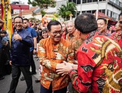 Cap Go Meh 2026 di Pancoran, Pramono Rangkul Para Eks Gubernur