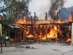 Satu Bangunan Warung Pecak Mpo Minun di Pinang Terbakar