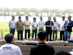 Erick Tohir bersama Masyarakat Kota Tangerang Nonton Pertandingan Liga 4 PSSI Piala Gubernur Banten di Stadion Benteng Reborn