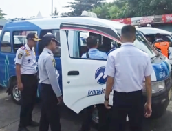 Transjakarta dan Mikrotrans di Terminal Kalideres Jalani Pemeriksaan