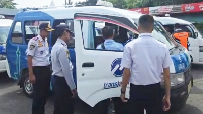 Transjakarta dan Mikrotrans di Terminal Kalideres Jalani Pemeriksaan