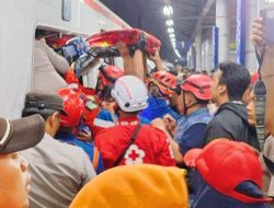 KAI Sampaikan Permohonan Maaf dan Fokus Evakuasi Penumpang di Stasiun Bekasi Timur