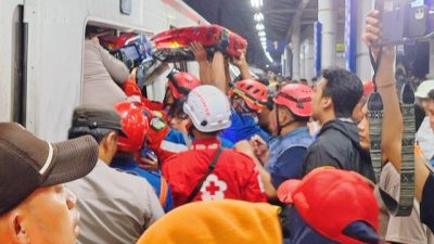 KAI Sampaikan Permohonan Maaf dan Fokus Evakuasi Penumpang di Stasiun Bekasi Timur