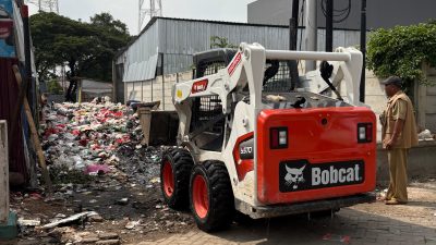 Pemerintah Kota Tangerang Tutup TPS di RT 04 RW 10 Kelurahan Karang Timur