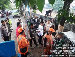 Pemkot Jakarta Barat Tegas & Responsif! 31 Bangunan Liar di Bantaran Kali Cengkareng Drain Ditertibkan