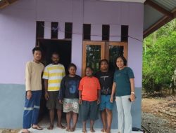 CSR Nyata! PT Kristalin Ekalestari Bangun Puluhan Rumah Layak Huni untuk Warga Nabire