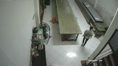 Terekam CCTV! Aksi Karyawan Konveksi Curi Bahan di Tambora Dicokok Polisi