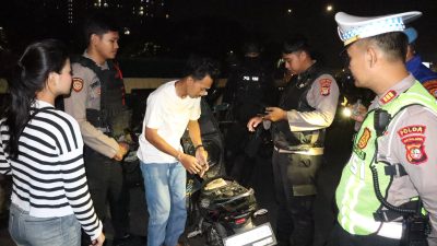Wujudkan Rasa Aman, Polres Metro Jakbar Gelar Razia Kejahatan Jalanan dan Patroli Mobile