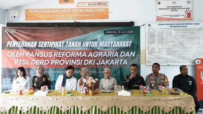 22 Warga Tambora Terima Sertifikat Tanah Program PTSL BPN Jakbar