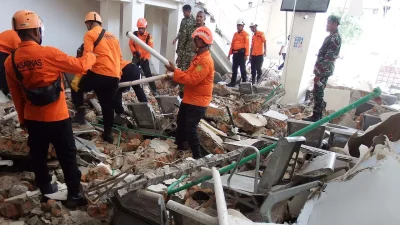 Korban Gempa NTT: 70 Meninggal Dunia, 132 Terluka