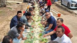 Makan Bersama Rakyat di Daun Pisang, Arif Rahman Bukti Hadir Mengubah Nasib Desa