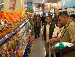Cek Langsung Ketersediaan, BULOG Pastikan Beras Premium Mudah Didapat di Pasar