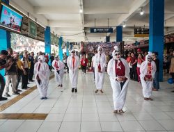 Semarak HUT ke-81 RI, Ada Lomba Pocong Di Terminal Kampung Rambutan