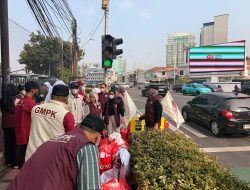 Peduli Korban Anak Krakatau, GMPK DKI Bagikan 10.000 Masker dan 700 Nasi Kotak