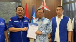 Dukungan Bulat 27 Kab/Kota, Anton Suratto Terima SK Demokrat Jawa Barat